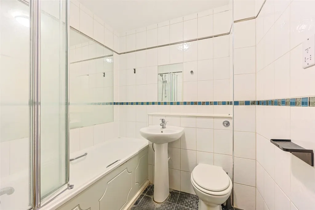 Uxbridge Road, Ealing, W5, photo 15