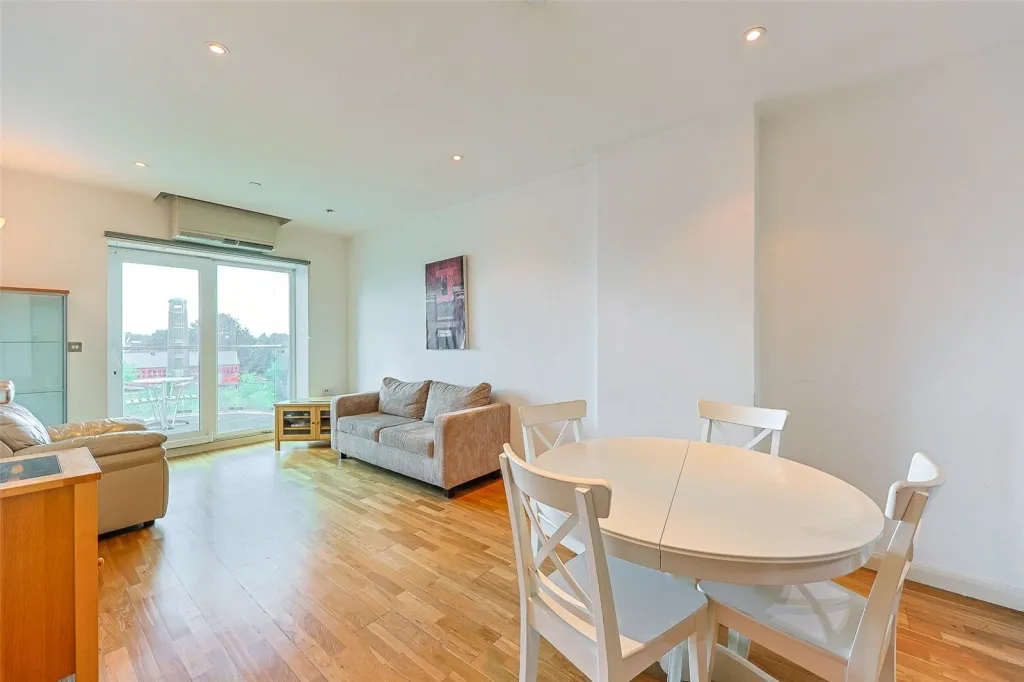 Uxbridge Road, Ealing, W5, photo 12