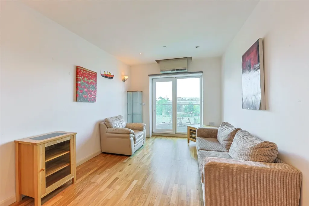 Uxbridge Road, Ealing, W5, photo 2