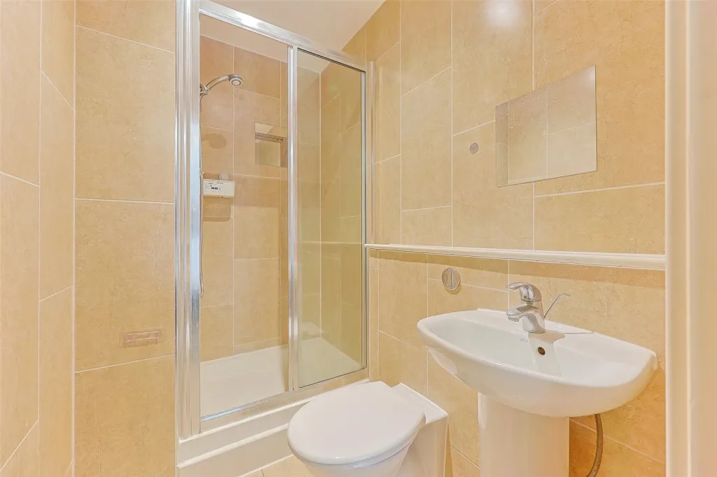Uxbridge Road, Ealing, W5, photo 8
