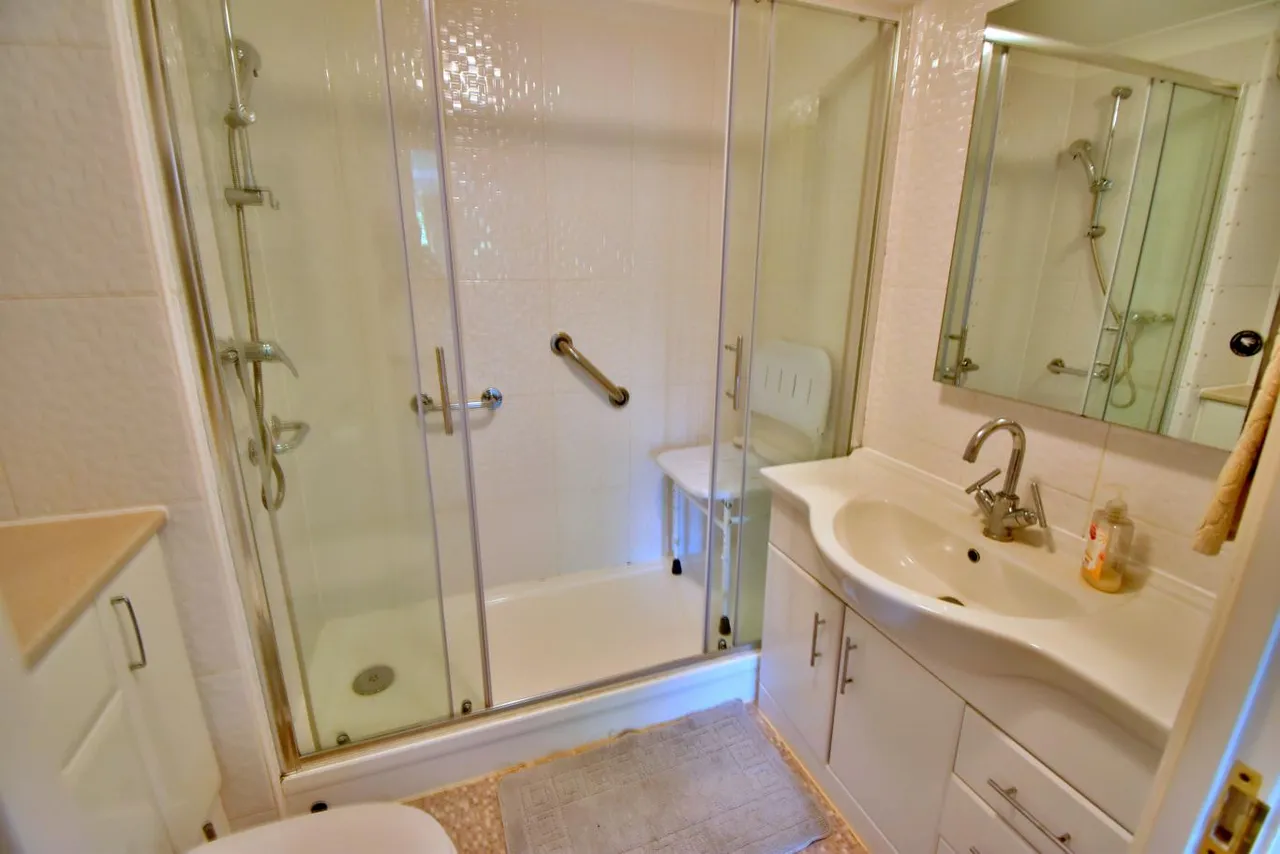 St Georges Court, BH22, photo 7