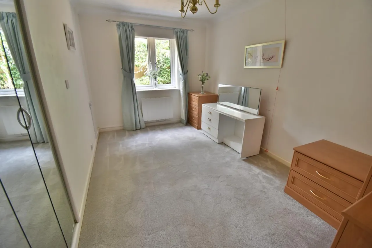 St Georges Court, BH22, photo 6