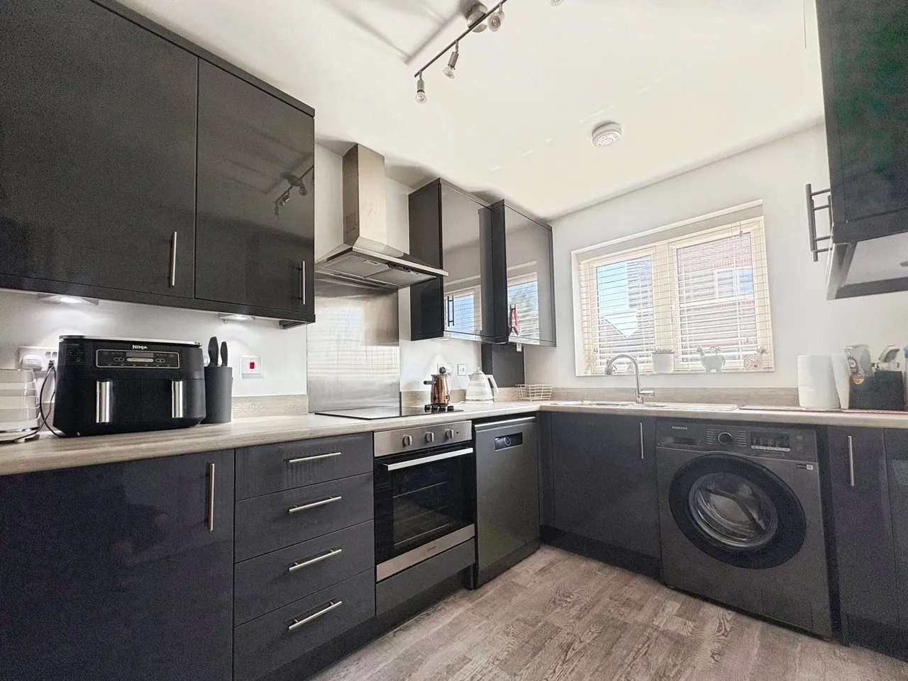 Cardwell Road, Farnham, Surrey, GU9 0FB, photo 4