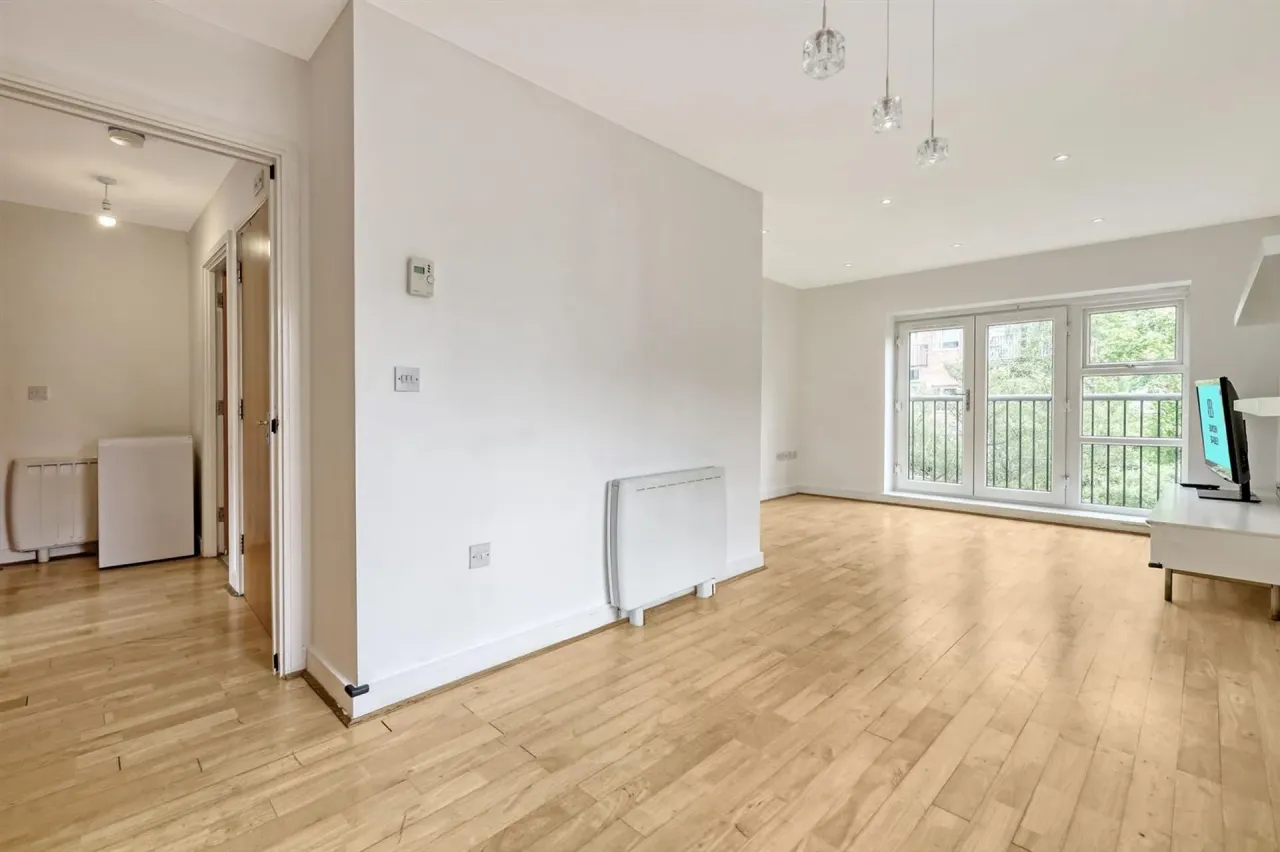 Riverside Close, Eddleston Court, RM1, photo 2