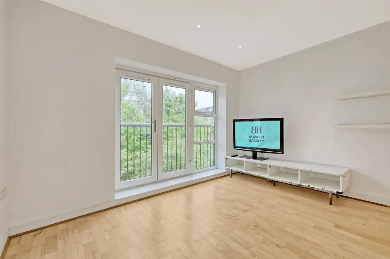 Riverside Close, Eddleston Court, RM1, photo 3