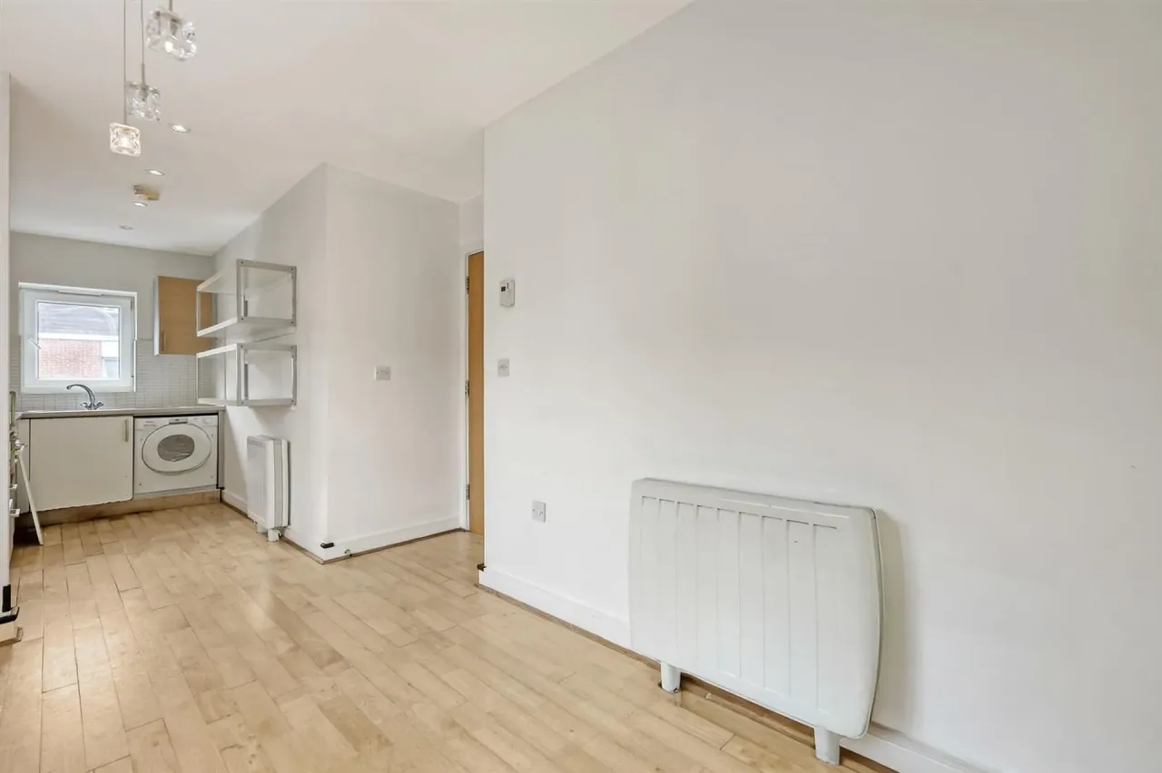 Riverside Close, Eddleston Court, RM1, photo 8