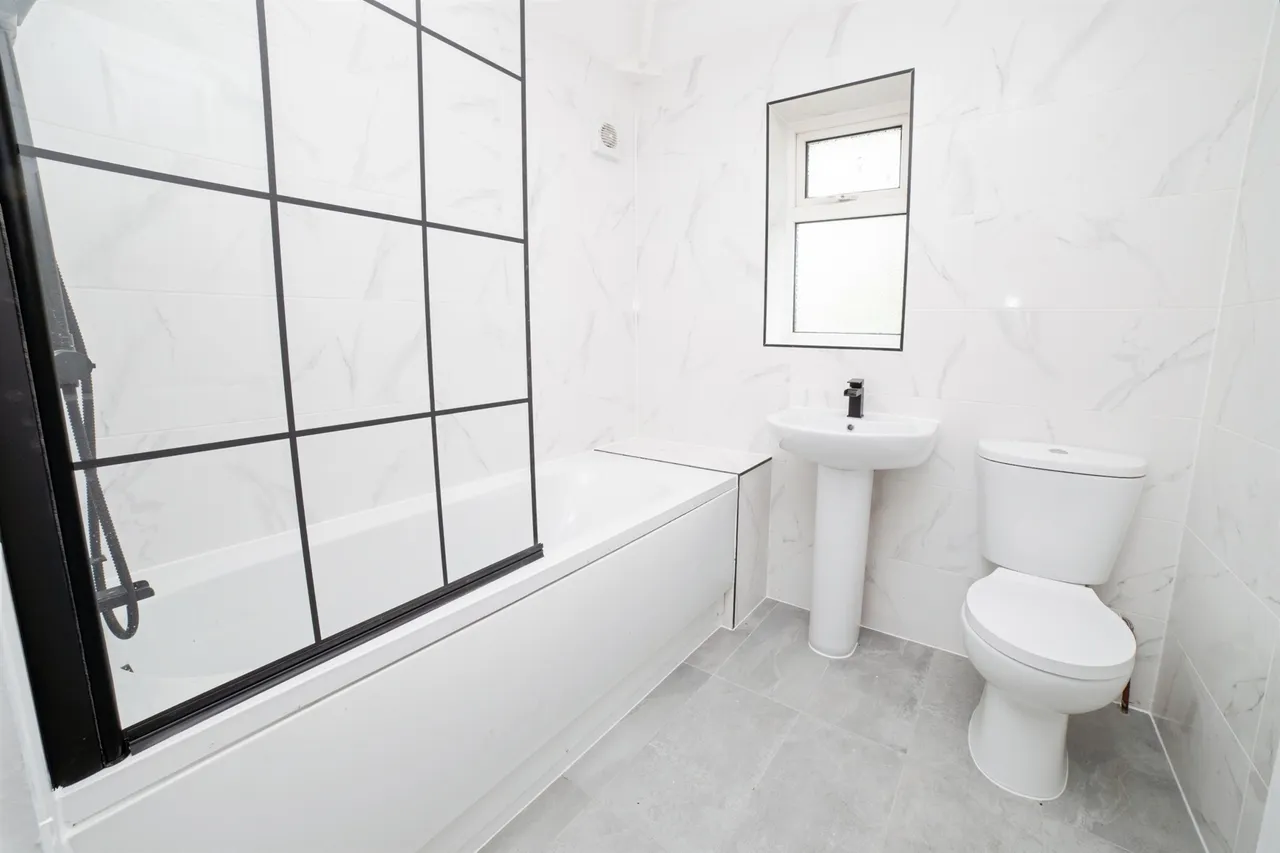 Firs Avenue, Alfreton, DE55, photo 15