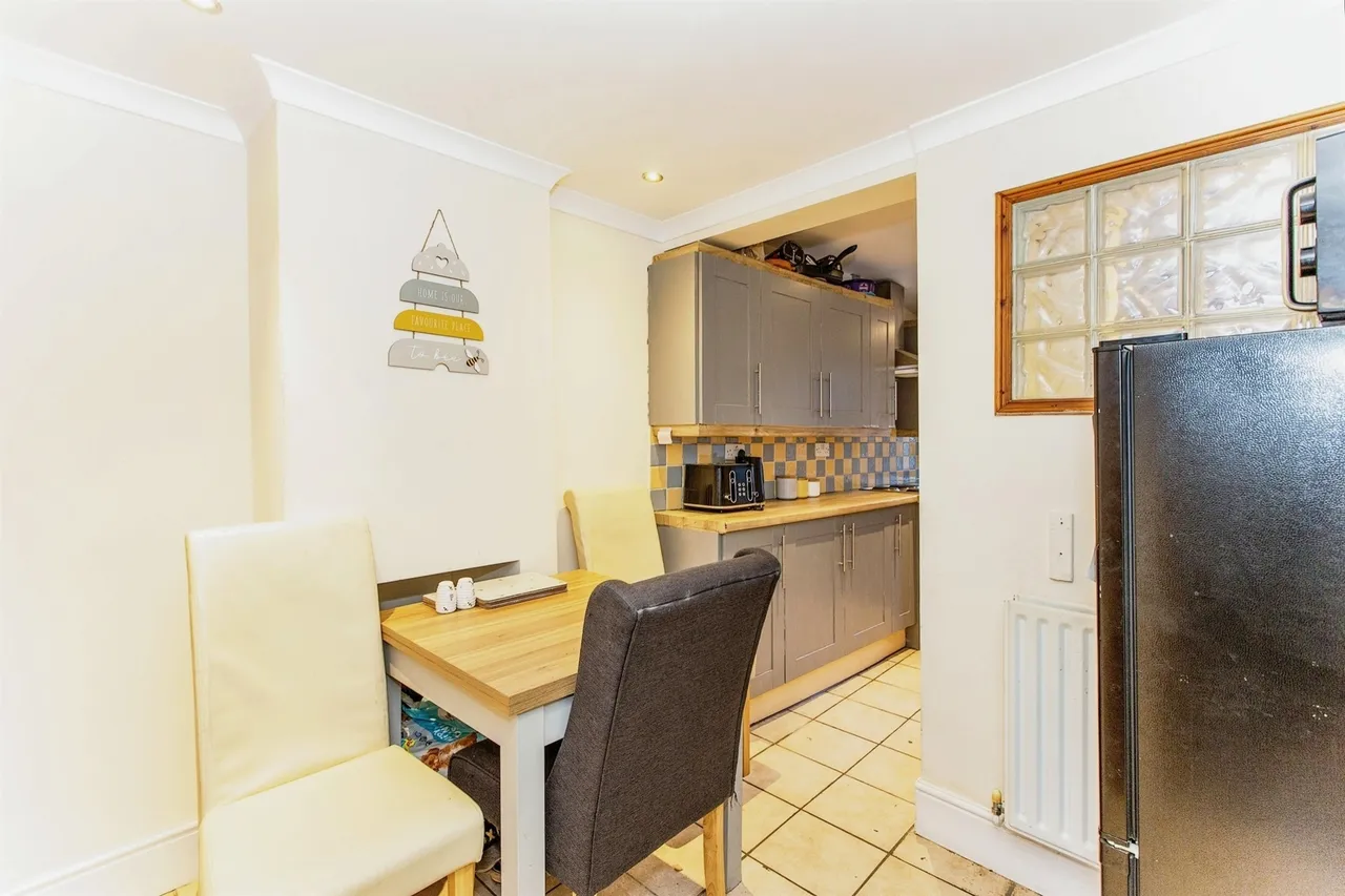 Huntingdon Road, Kettering, NN14, photo 13