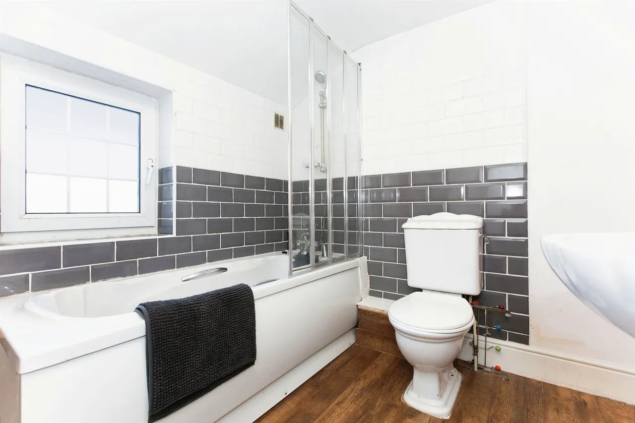 Huntingdon Road, Kettering, NN14, photo 14