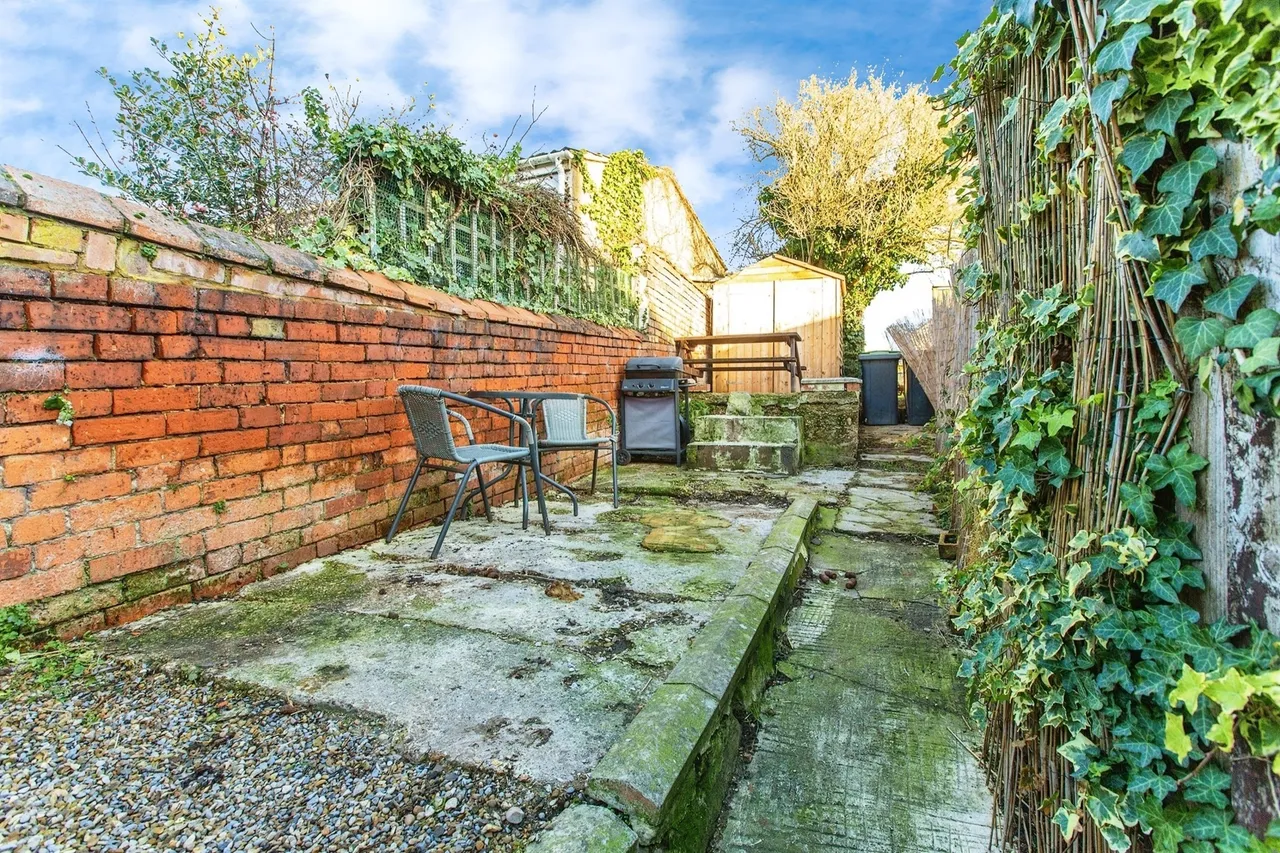 Huntingdon Road, Kettering, NN14, photo 9