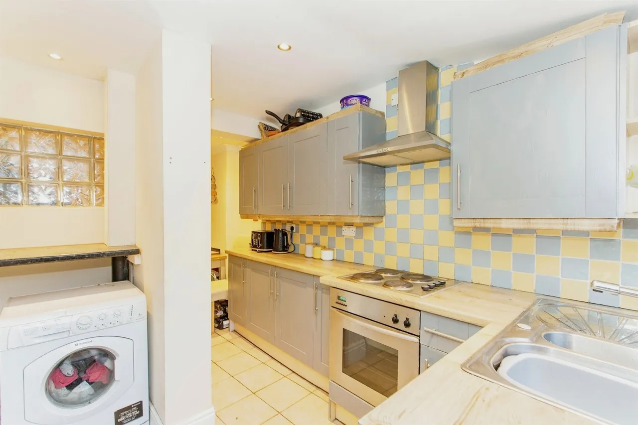 Huntingdon Road, Kettering, NN14, photo 6