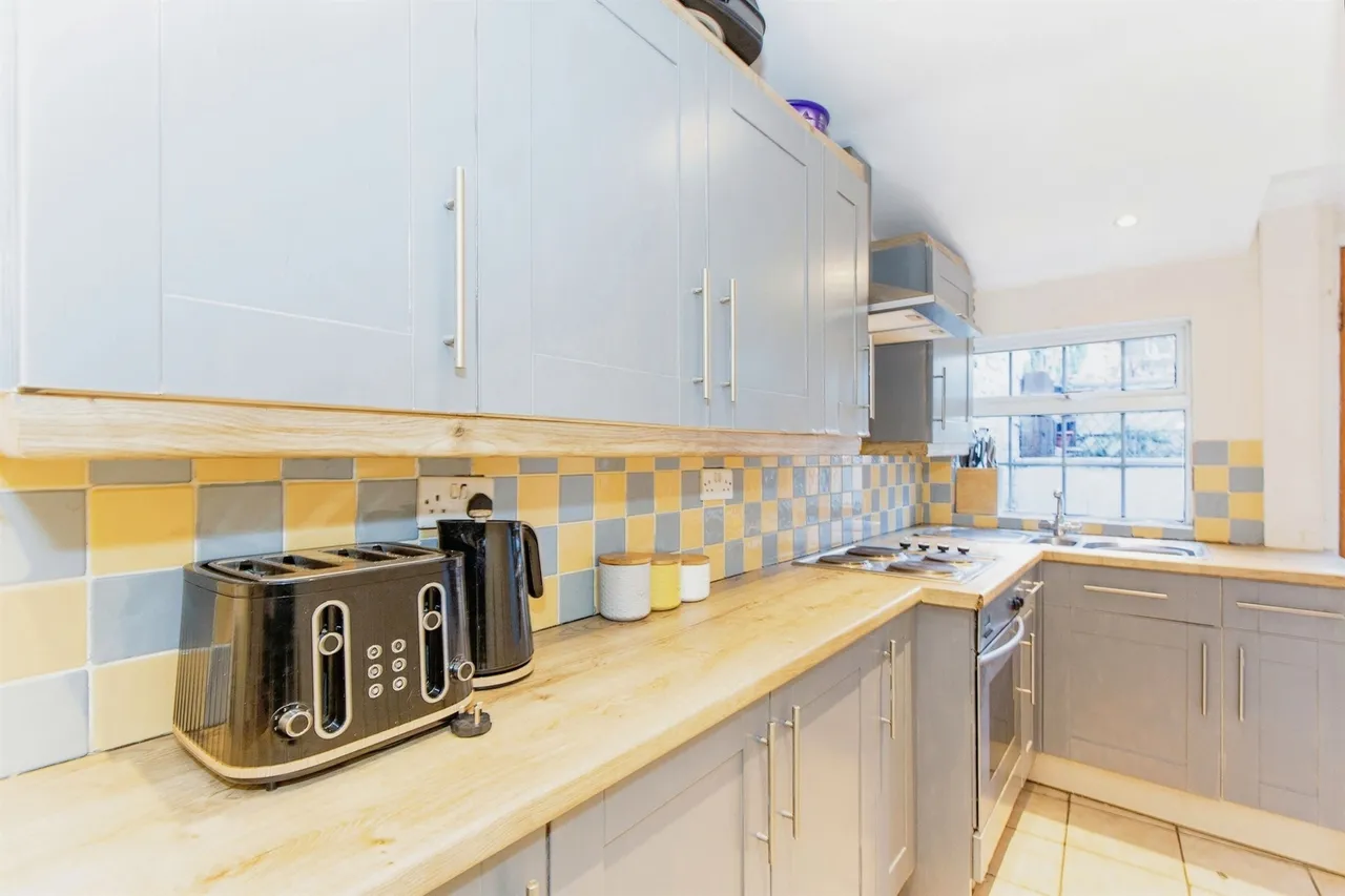 Huntingdon Road, Kettering, NN14, photo 5