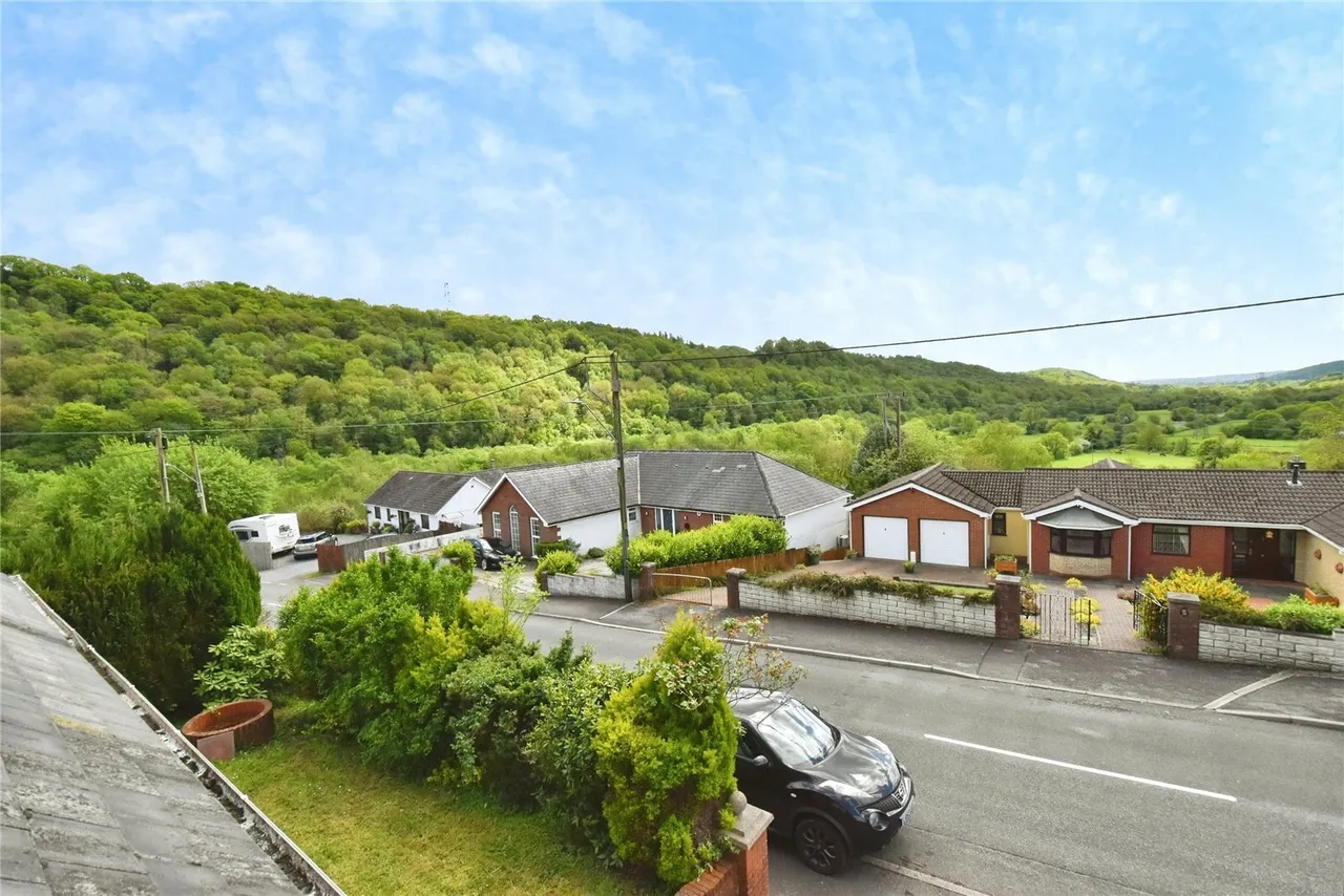 Gnoll Road, Godrergraig, SA9, photo 2