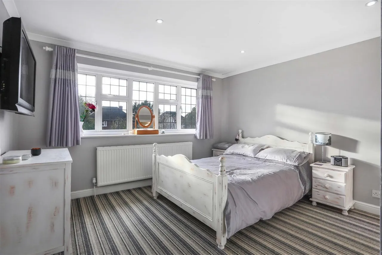 Sandy Lane, Cheam, SM2, photo 17