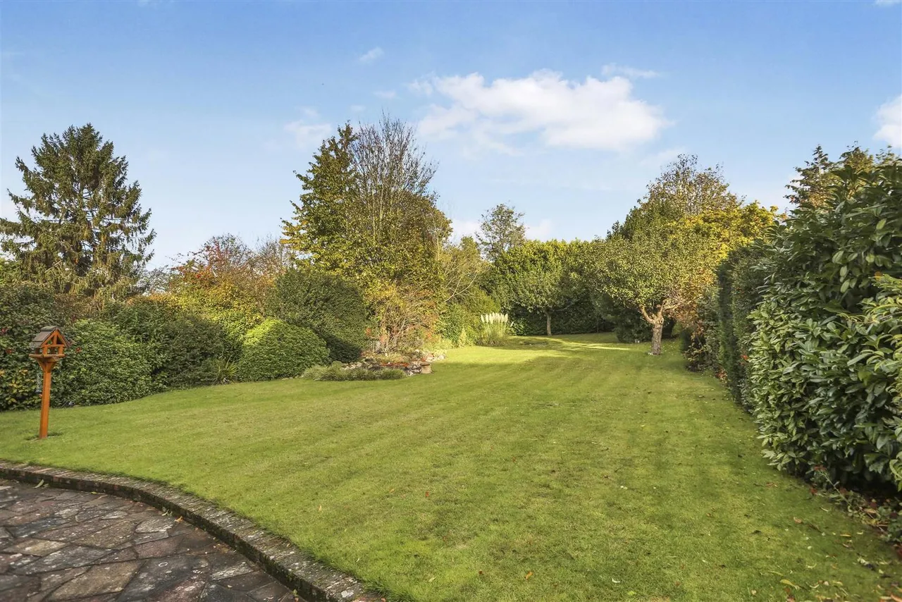 Sandy Lane, Cheam, SM2, photo 13