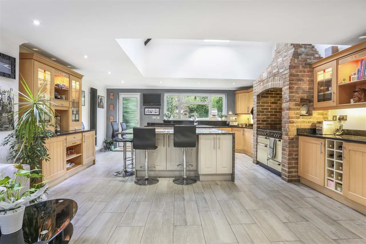 Sandy Lane, Cheam, SM2, photo 3