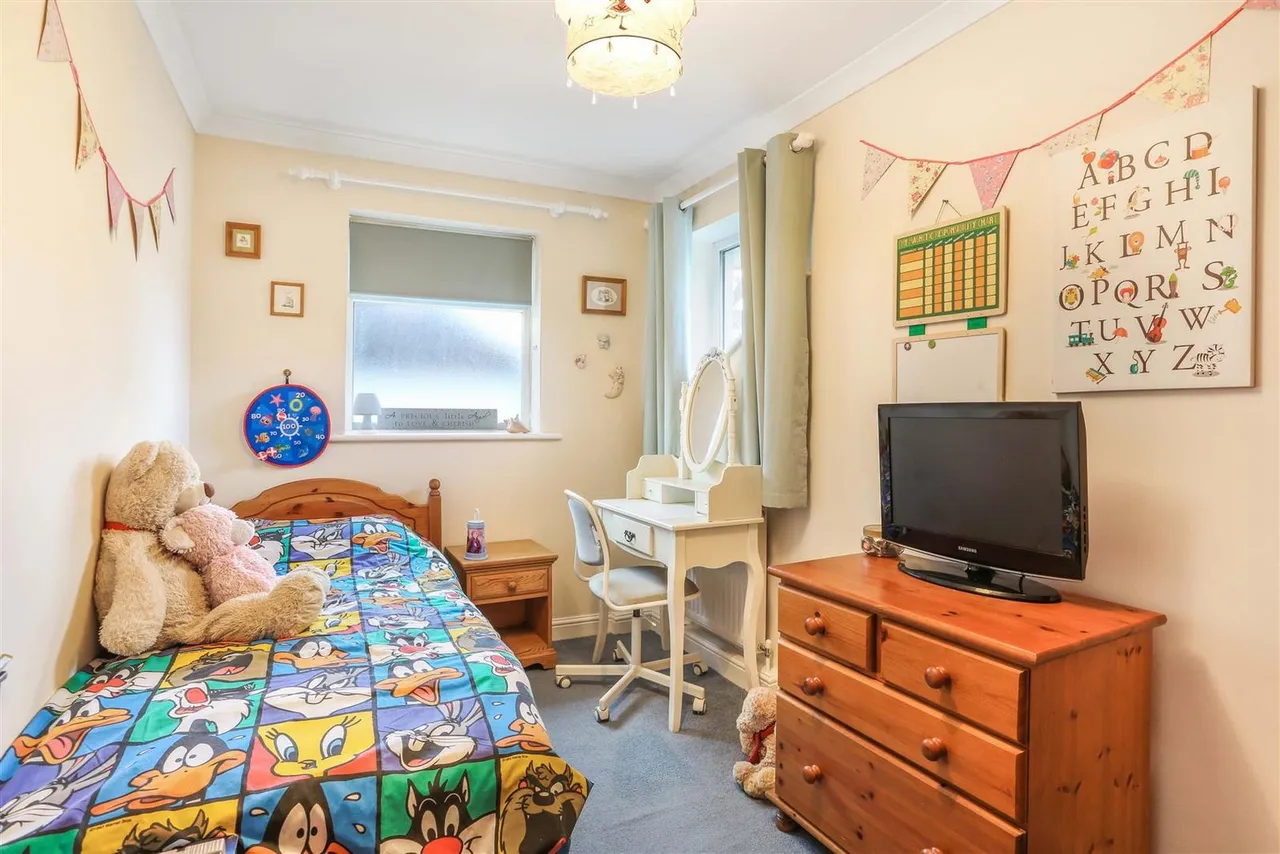 Sandy Lane, Cheam, SM2, photo 23