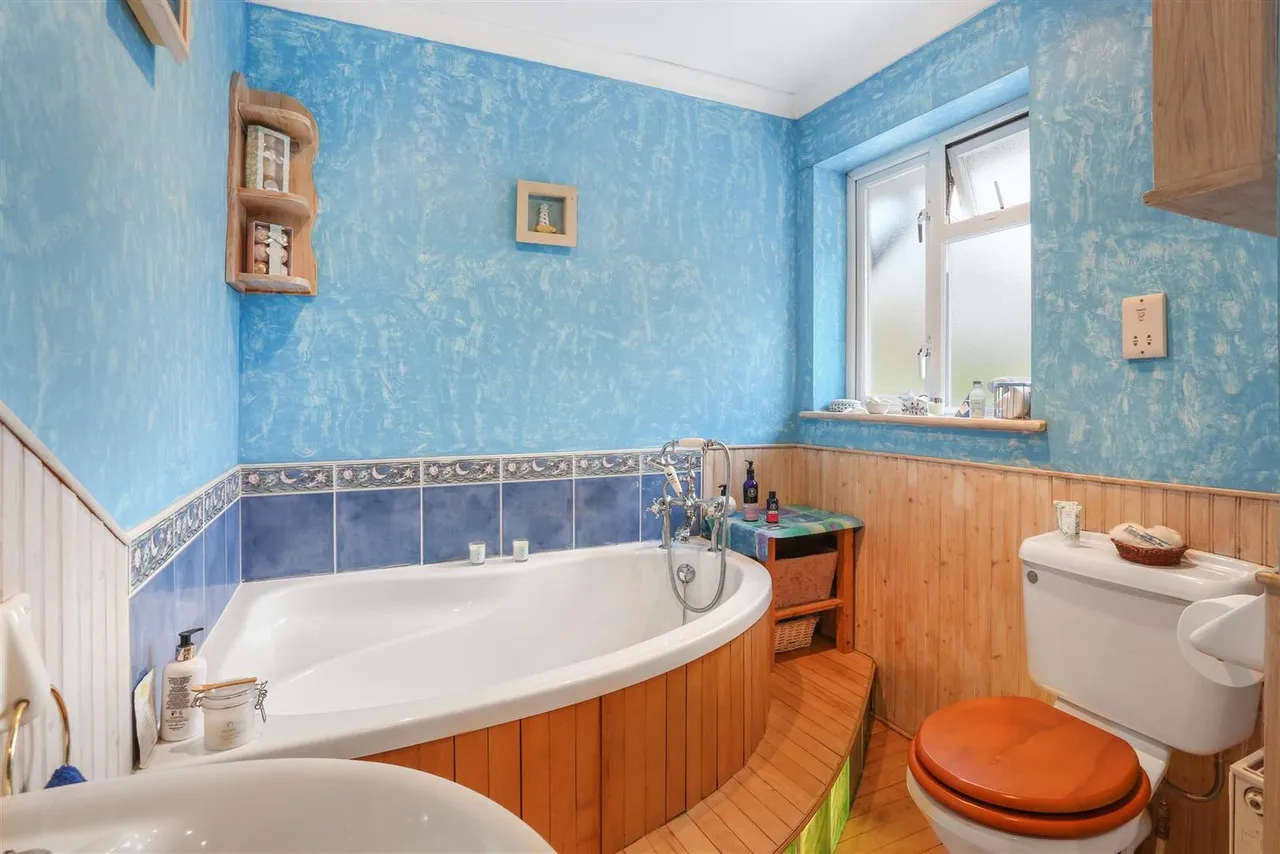 Sandy Lane, Cheam, SM2, photo 22