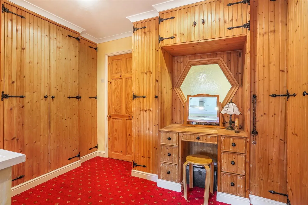 Sandy Lane, Cheam, SM2, photo 20