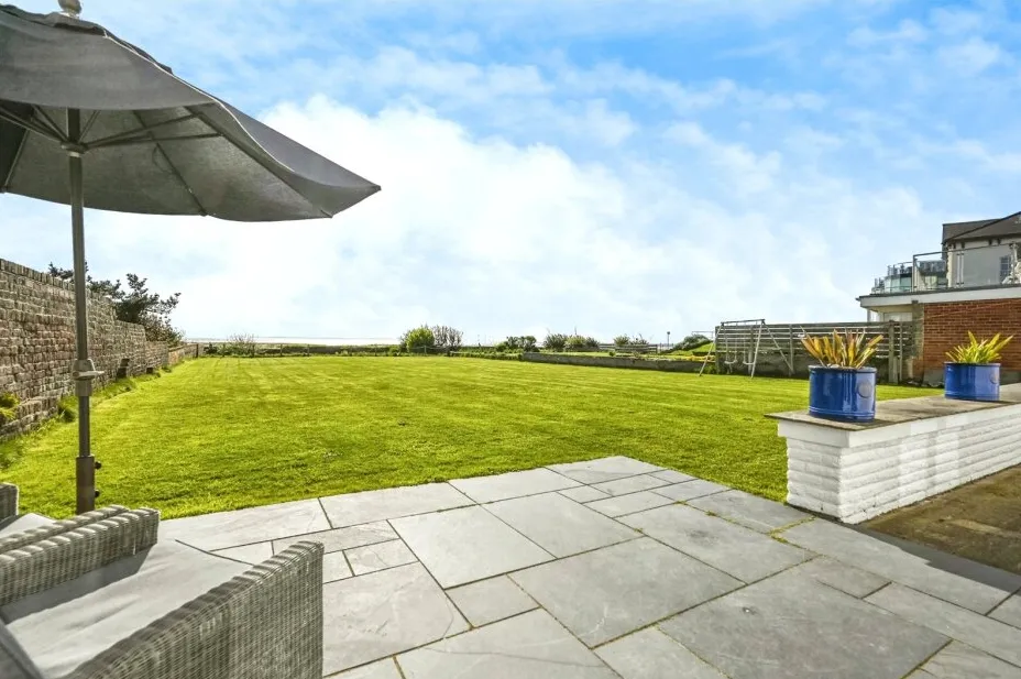 Burbo Bank Road, Liverpool, L23, photo 16