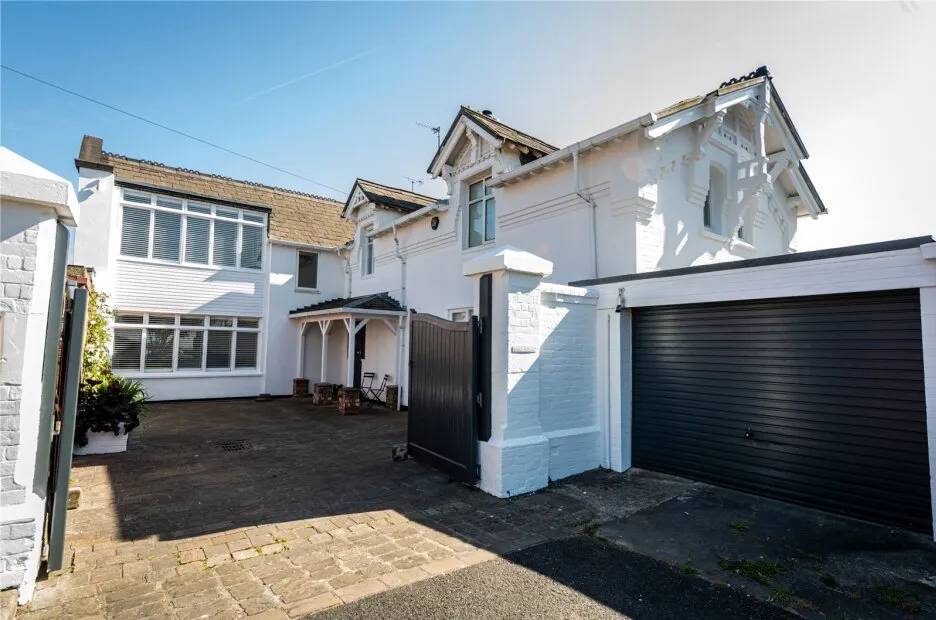 4 bed house to rent, Burbo Bank Road, Liverpool, L23