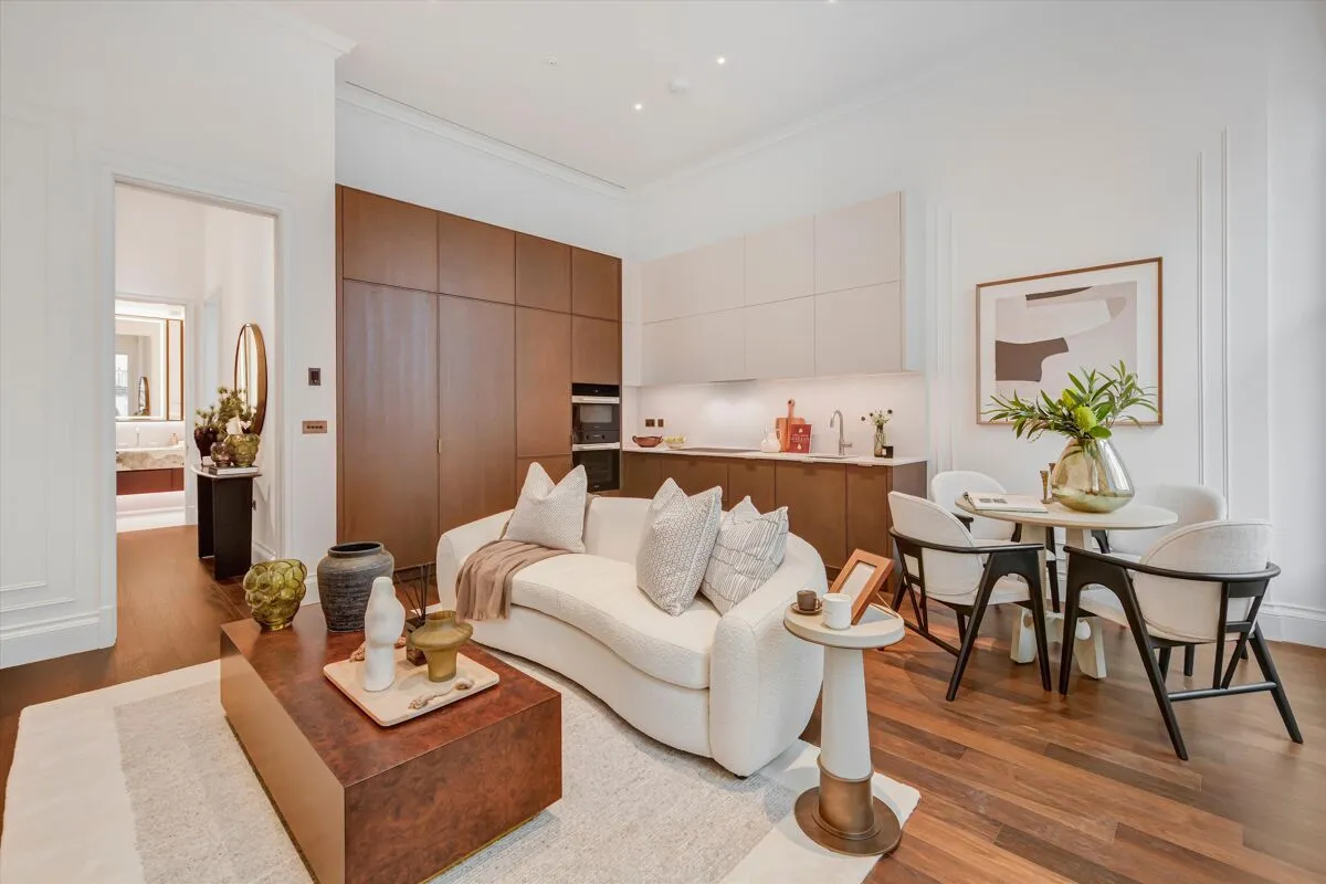 1 bed flat to rent, Charles Street, Mayfair, W1J