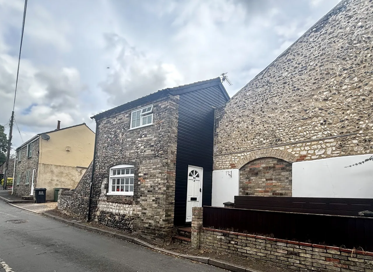 2 bed flat to rent — St. Nicholas Street, THETFORD