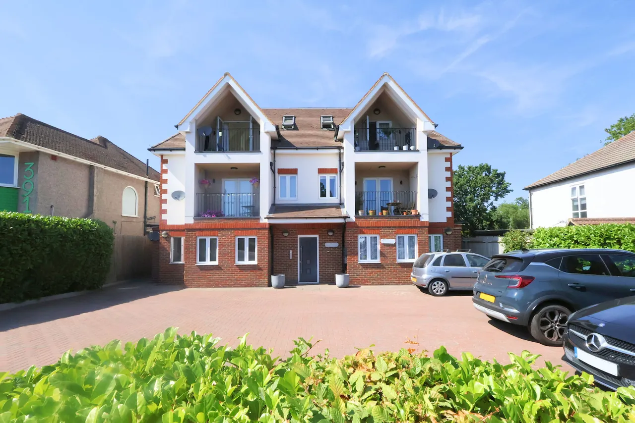 2 bed flat to rent — Flat 6, 393 Wickham Road, Croydon, CR0 8DP
