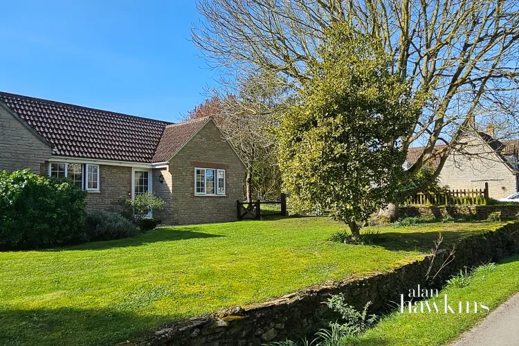 2 bed house to rent, Let, Register your interest, SN15