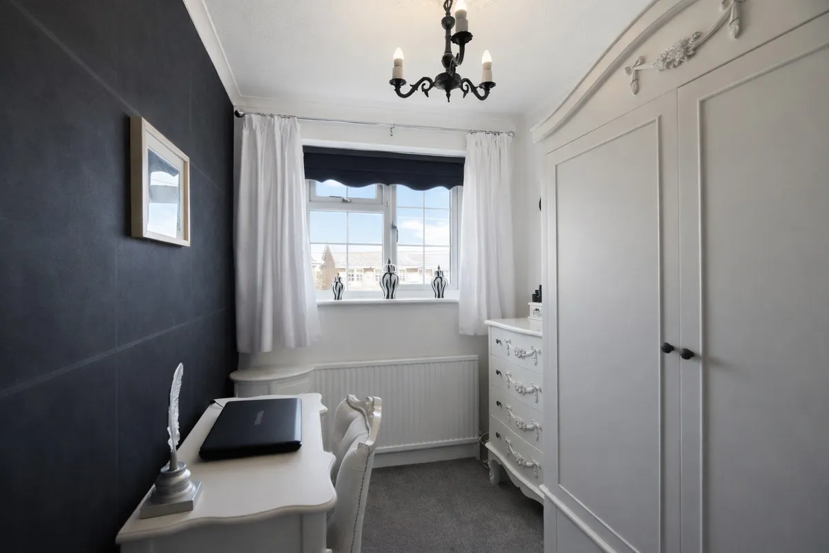 Amberley Way, Romford, RM7 8BT, photo 14
