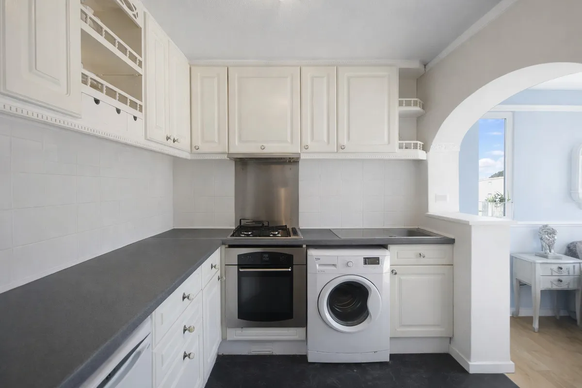 Amberley Way, Romford, RM7 8BT, photo 9