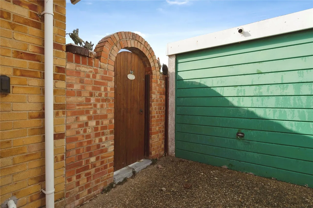 Roundstone Way, Selsey, PO20, photo 18
