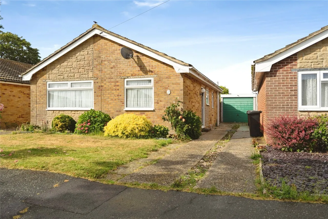 2 bed house for sale, Roundstone Way, Selsey, PO20