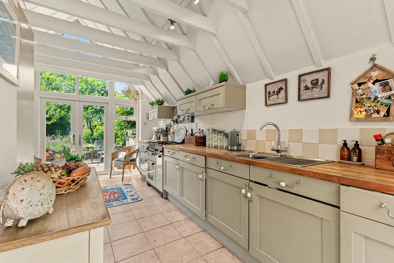 High Street, Pershore, WR10, photo 5