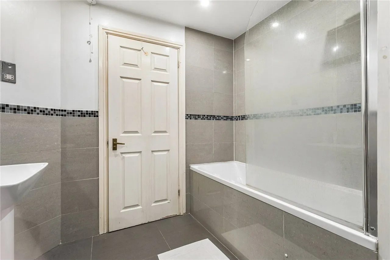 Cartwright Street, London., E1, photo 9