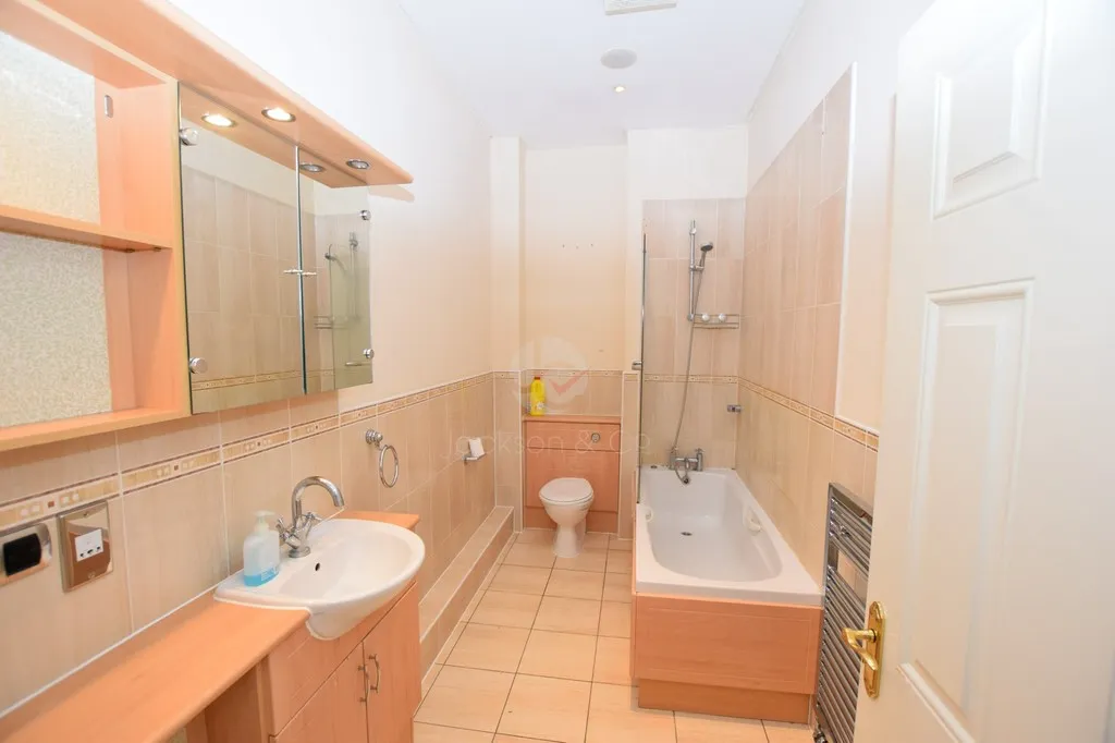 Albany Gardens, Colchester, Essex, CO2 8HQ, photo 12