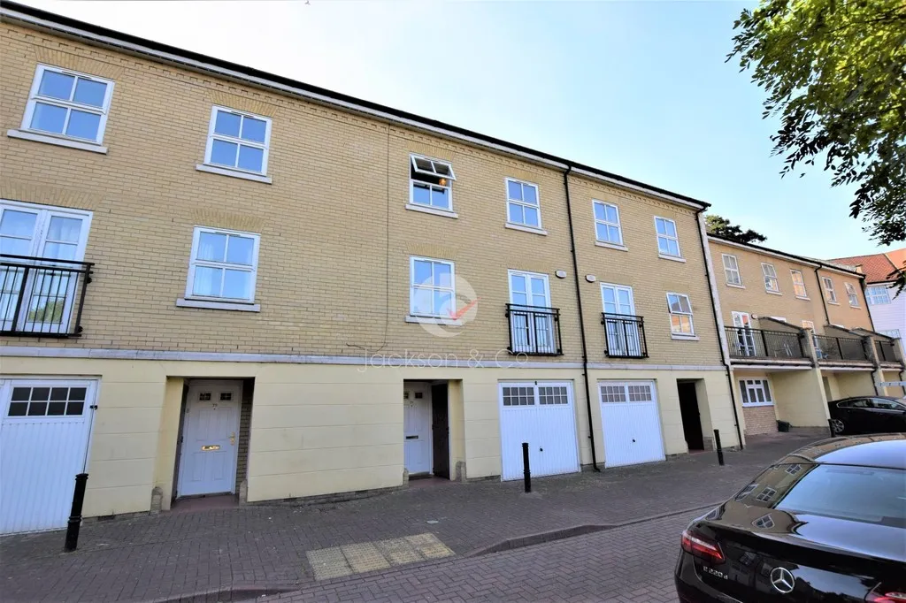 6 bed house to rent — Albany Gardens, Colchester, Essex, CO2 8HQ