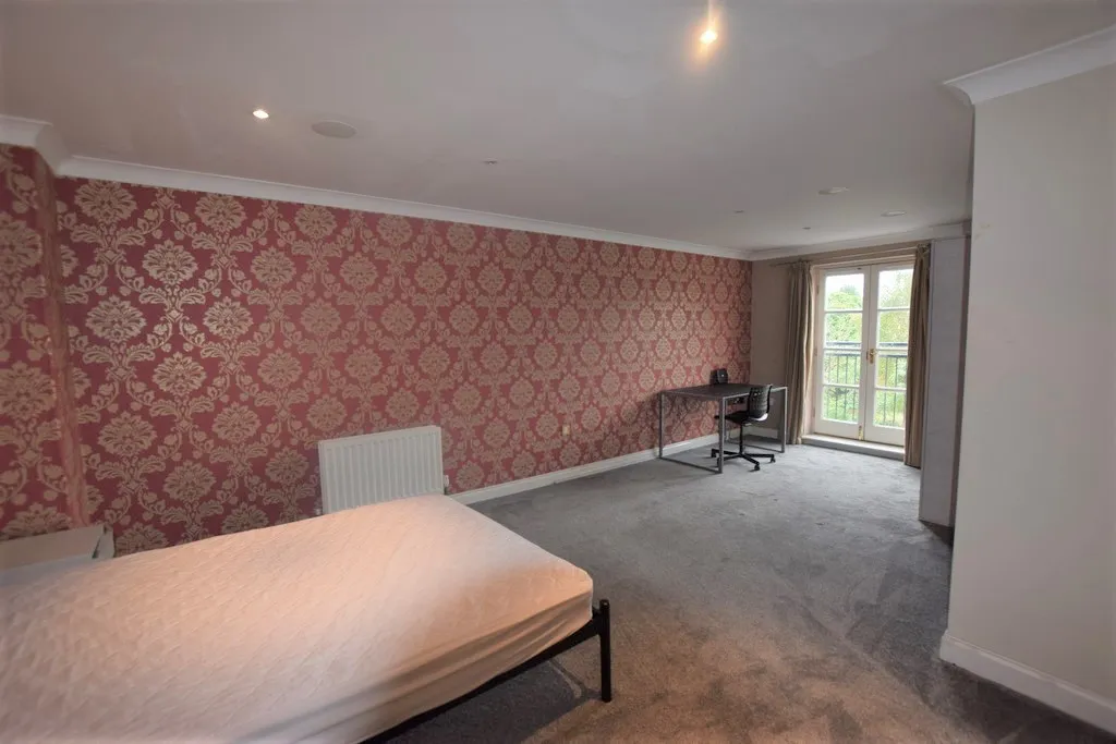 Albany Gardens, Colchester, Essex, CO2 8HQ, photo 4