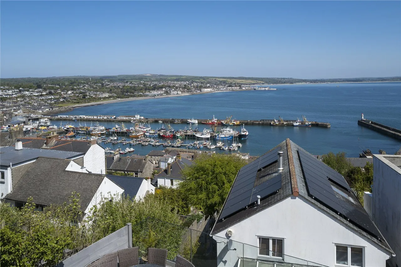 Newlyn, Penzance, TR18, photo 14