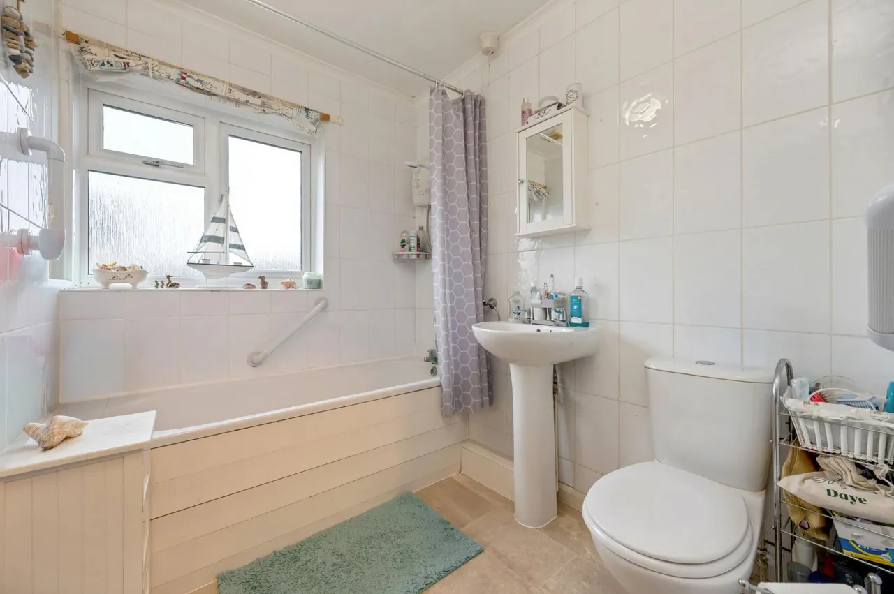 Gloucester Road, Stamford, PE9, photo 11