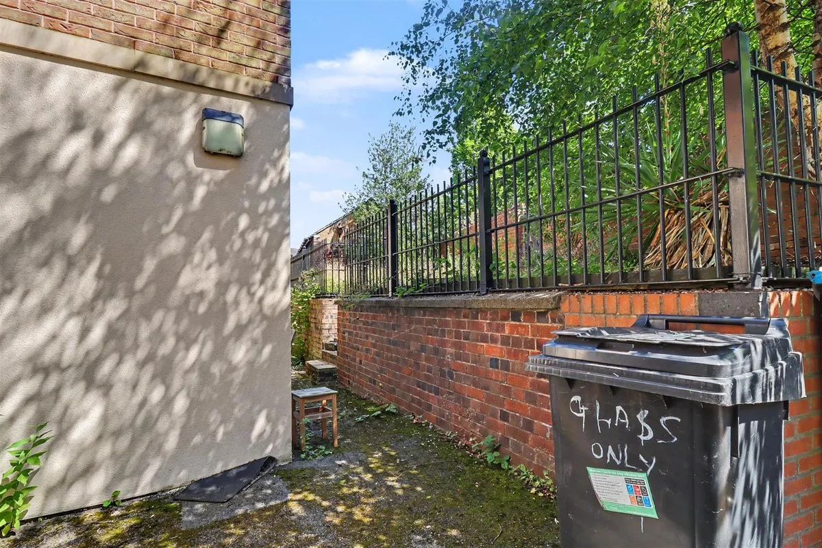 Stockwell Street, Leek, ST13, photo 16