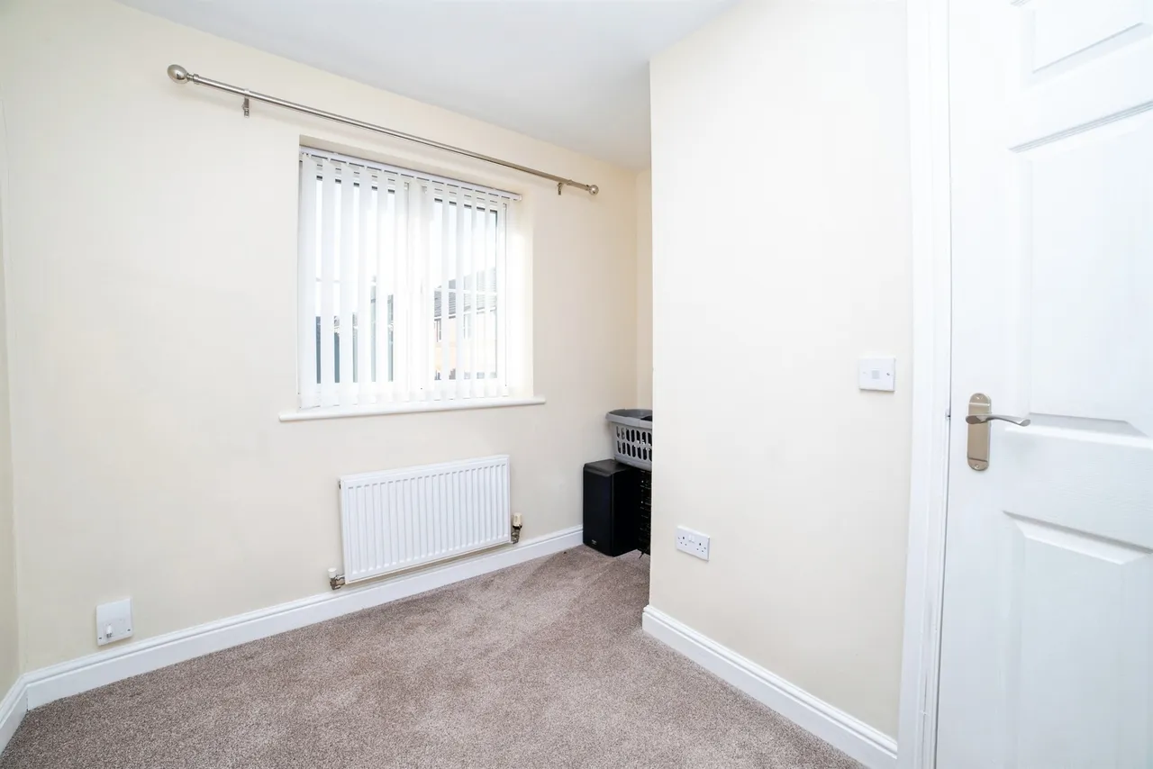 Portland Way, Clipstone Village, NG21, photo 16