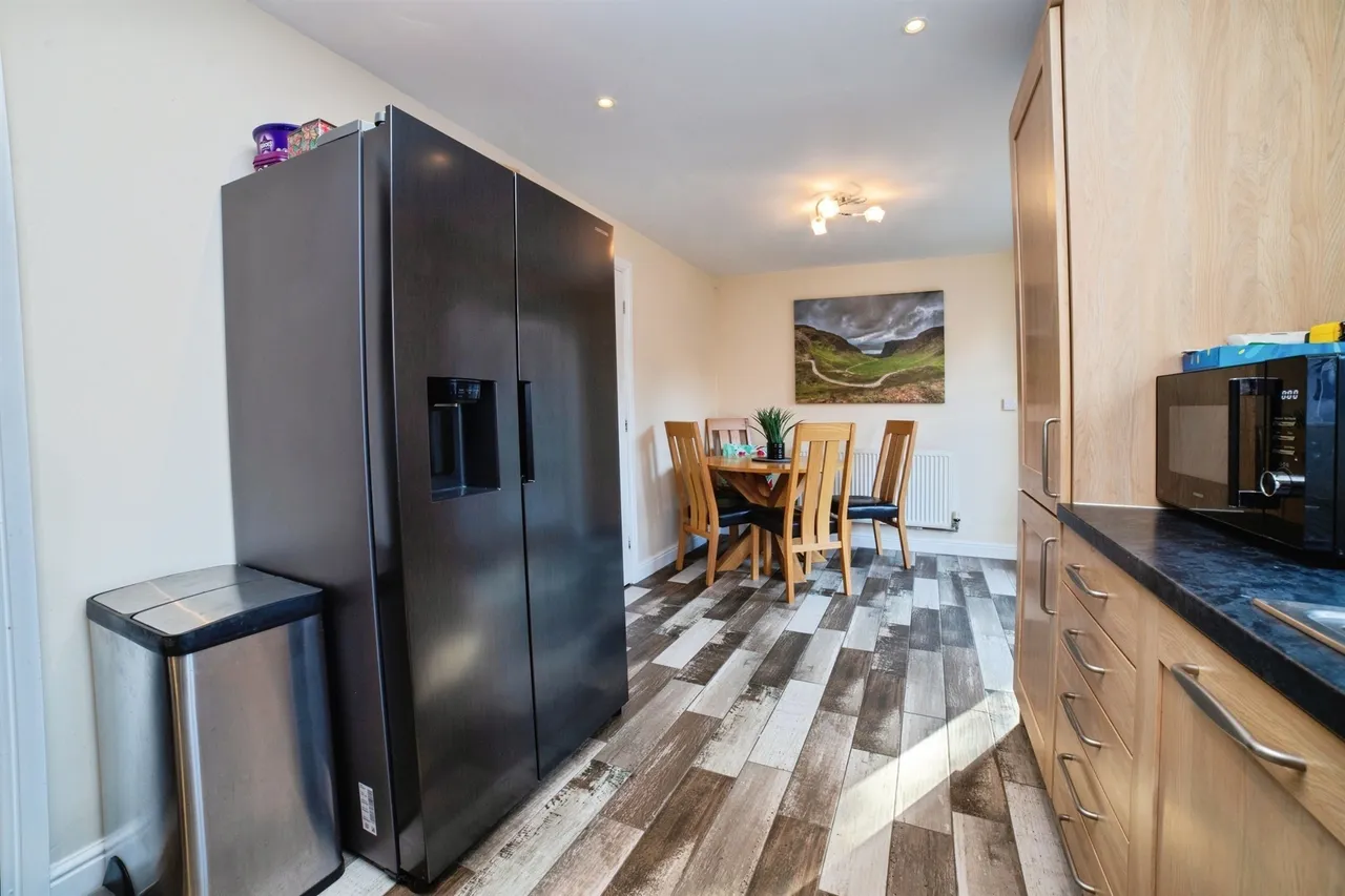 Portland Way, Clipstone Village, NG21, photo 7