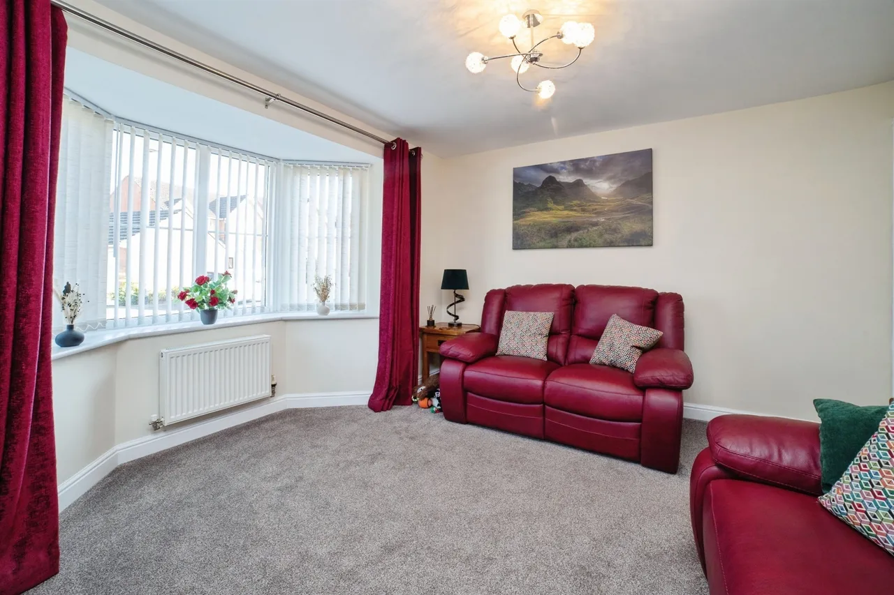 Portland Way, Clipstone Village, NG21, photo 9
