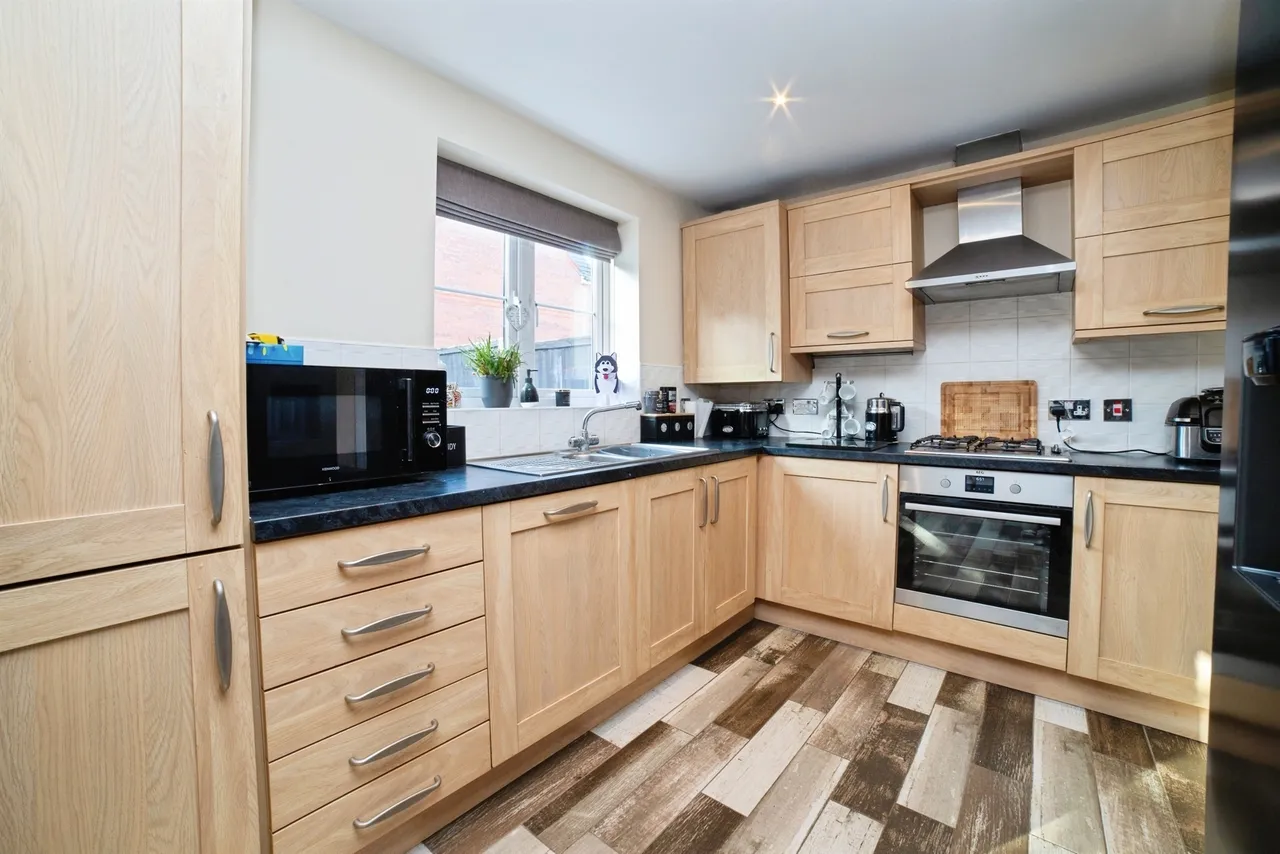 Portland Way, Clipstone Village, NG21, photo 3