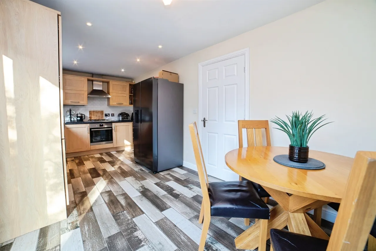Portland Way, Clipstone Village, NG21, photo 6