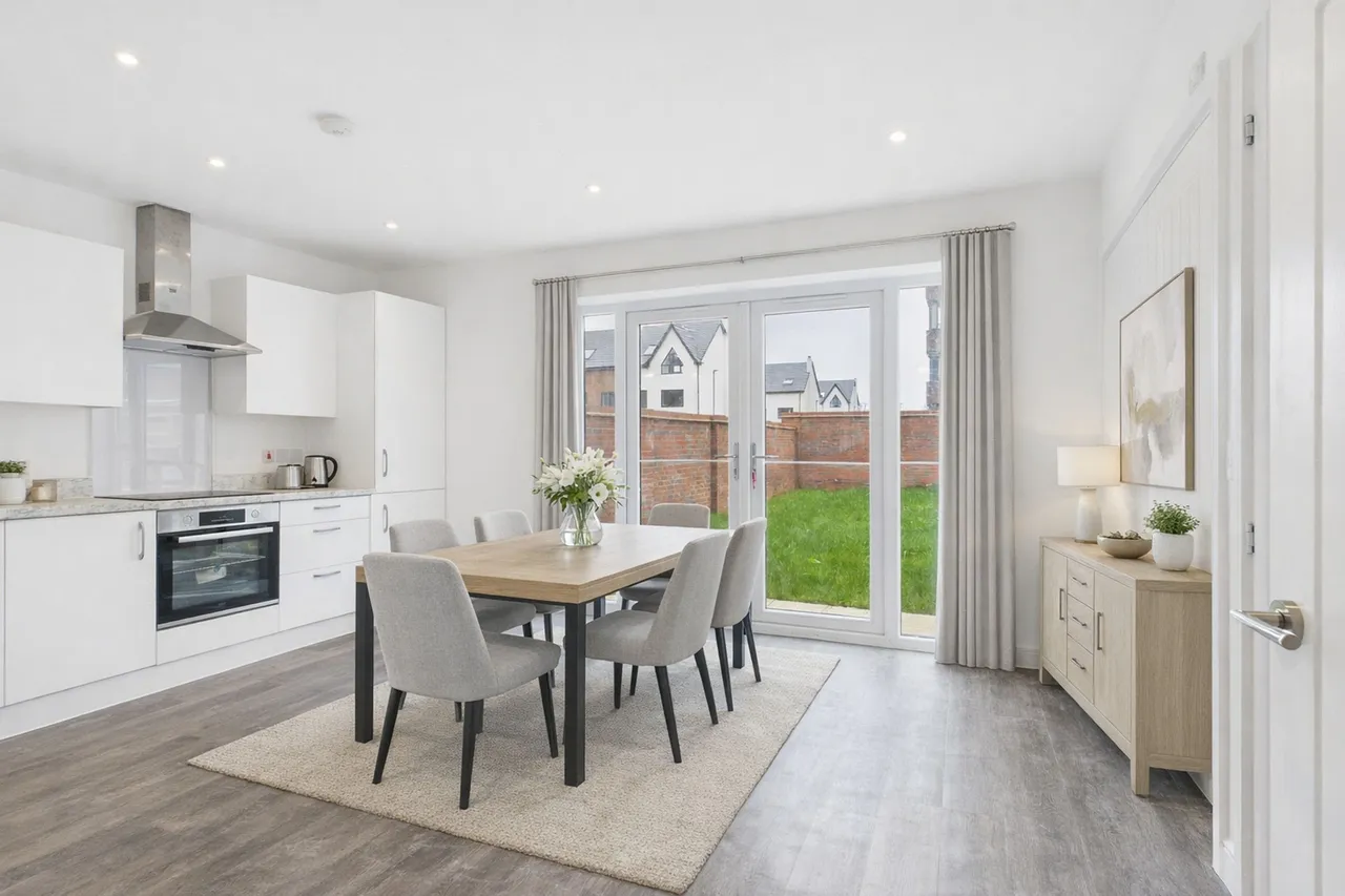 Francis Avenue, Aylesbury, HP21, photo 4