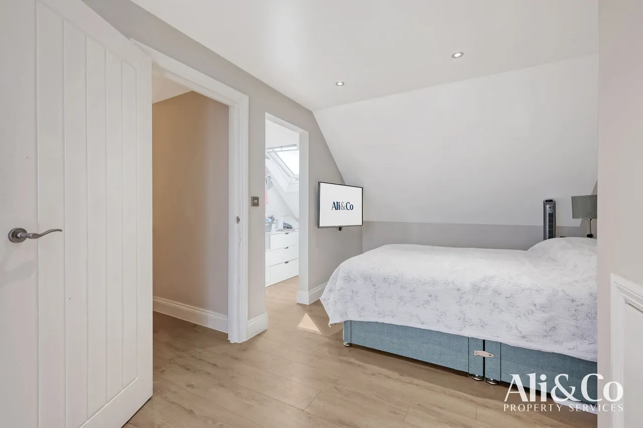 Southend Road, Grays, Essex, RM17 5NN, photo 17