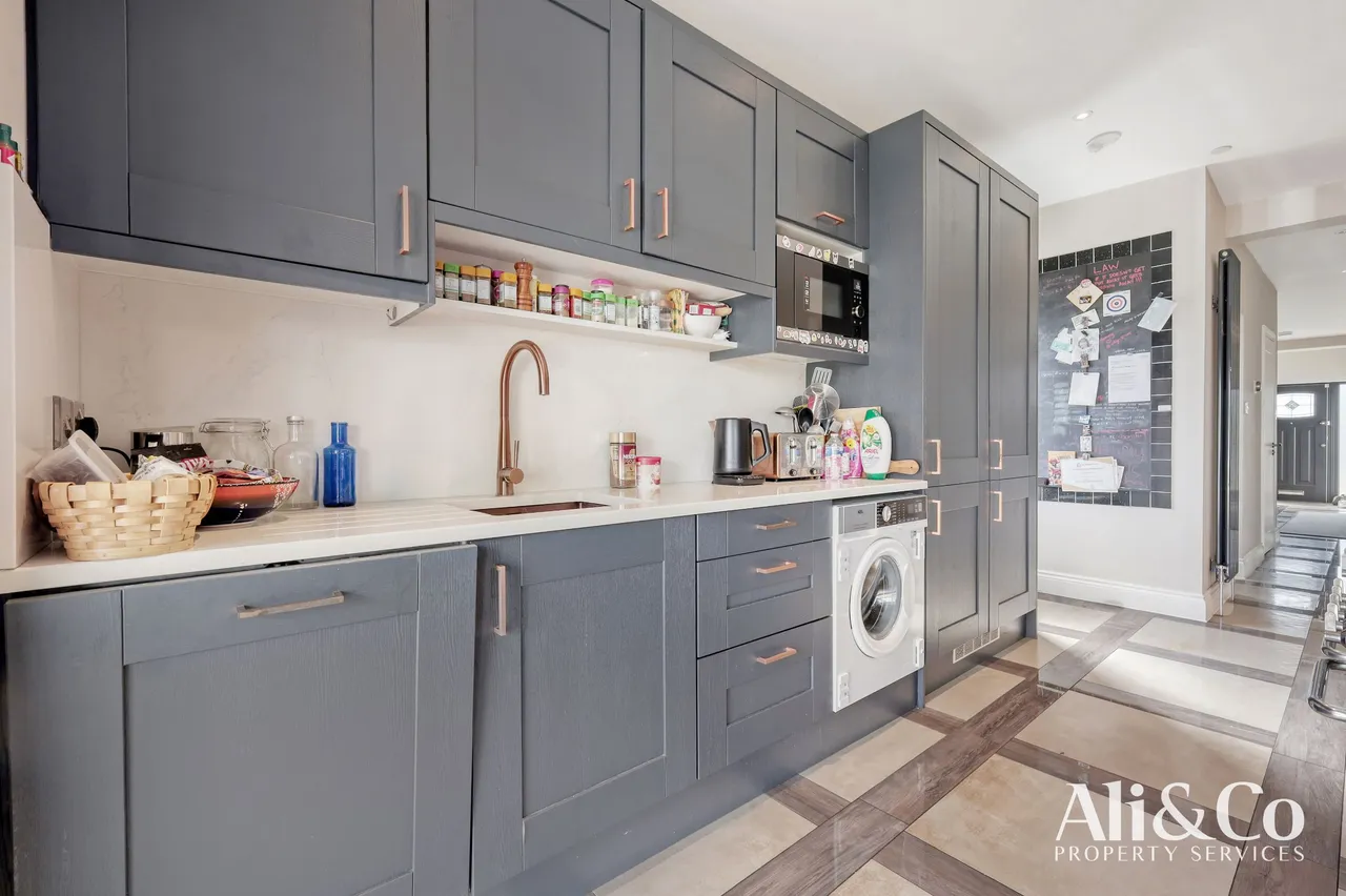 Southend Road, Grays, Essex, RM17 5NN, photo 10