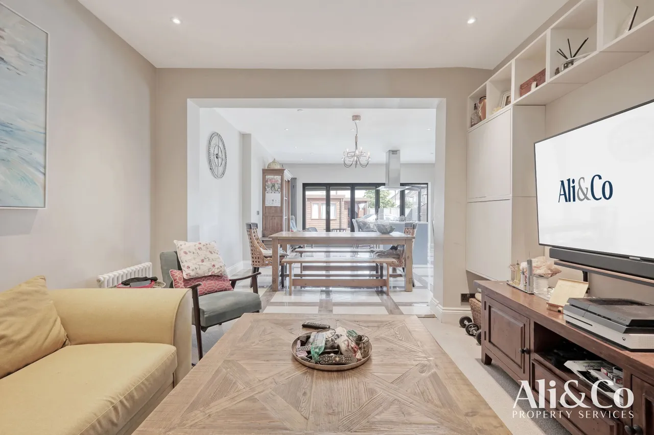 Southend Road, Grays, Essex, RM17 5NN, photo 8